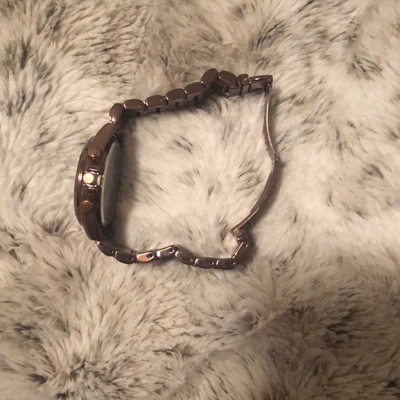 Watch! - Picture 2 of 3